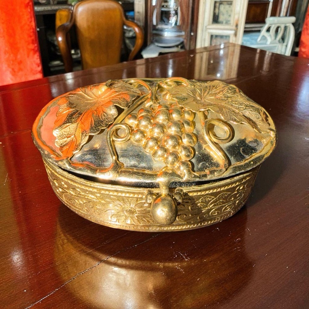 Vintage Gold/copper Lunacy Trinket Box metal clam shell metal  grapes leaves
